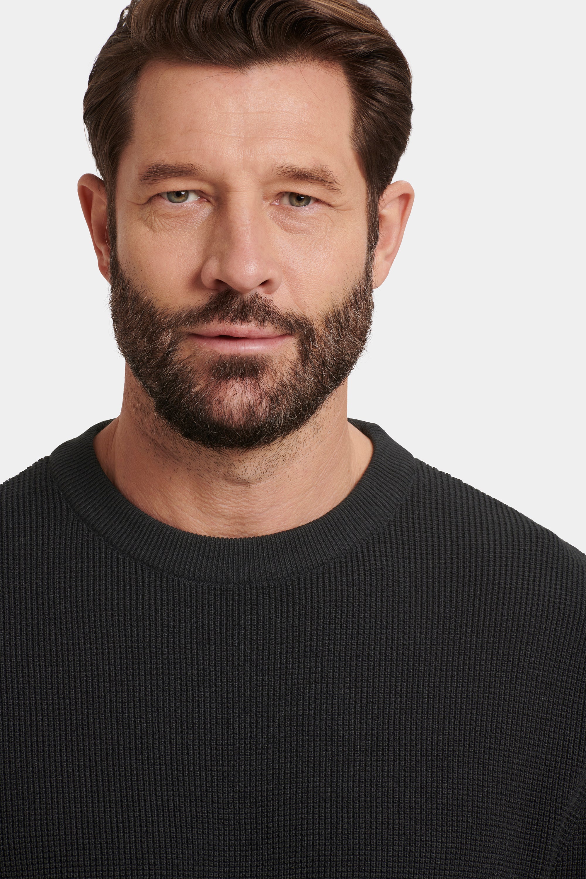 EL SUÉTER DE CUELLO REDONDO LEONE