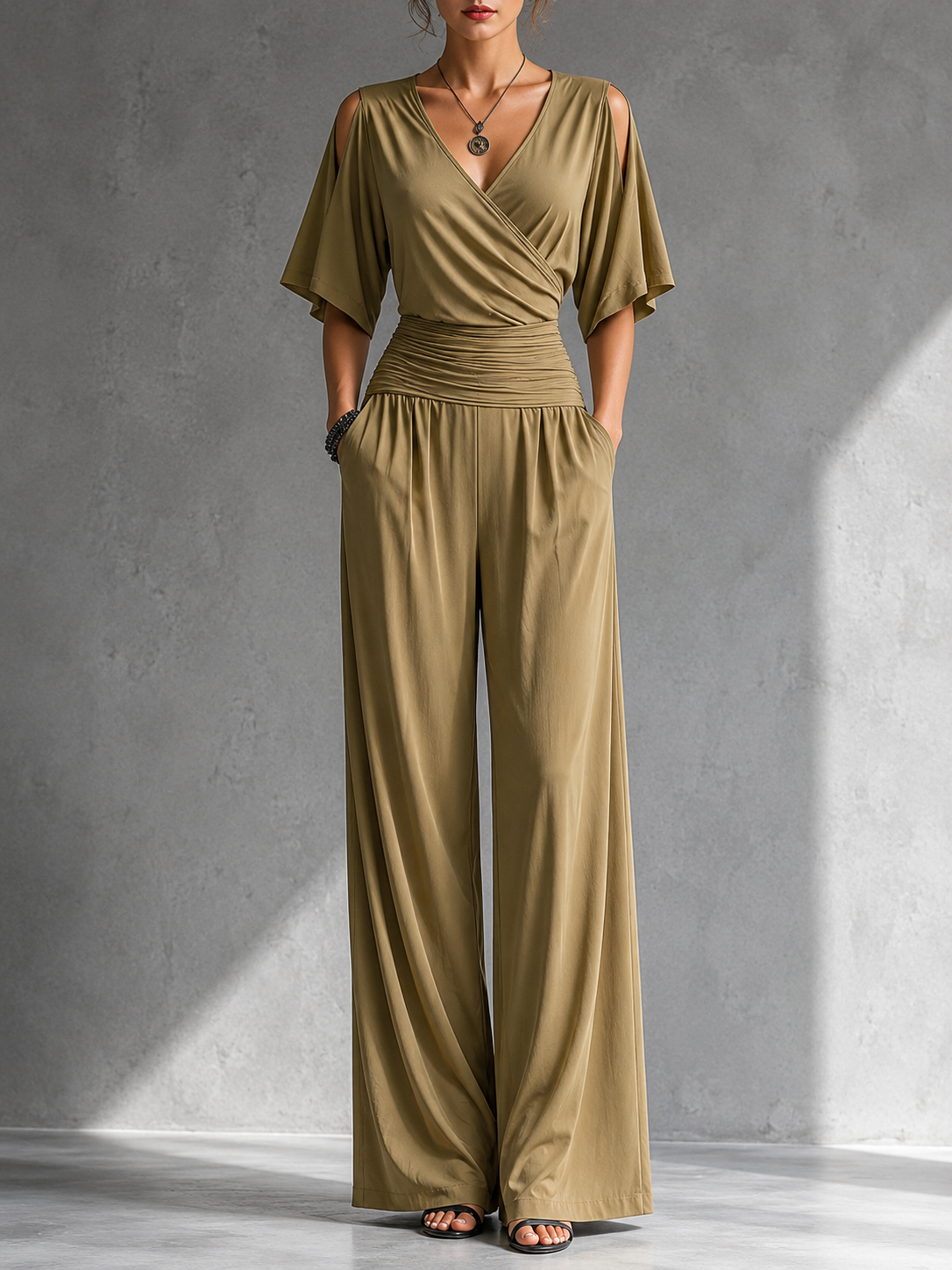 Alia | Conjunto Chic con Efecto Mono y Pantalones Amplios