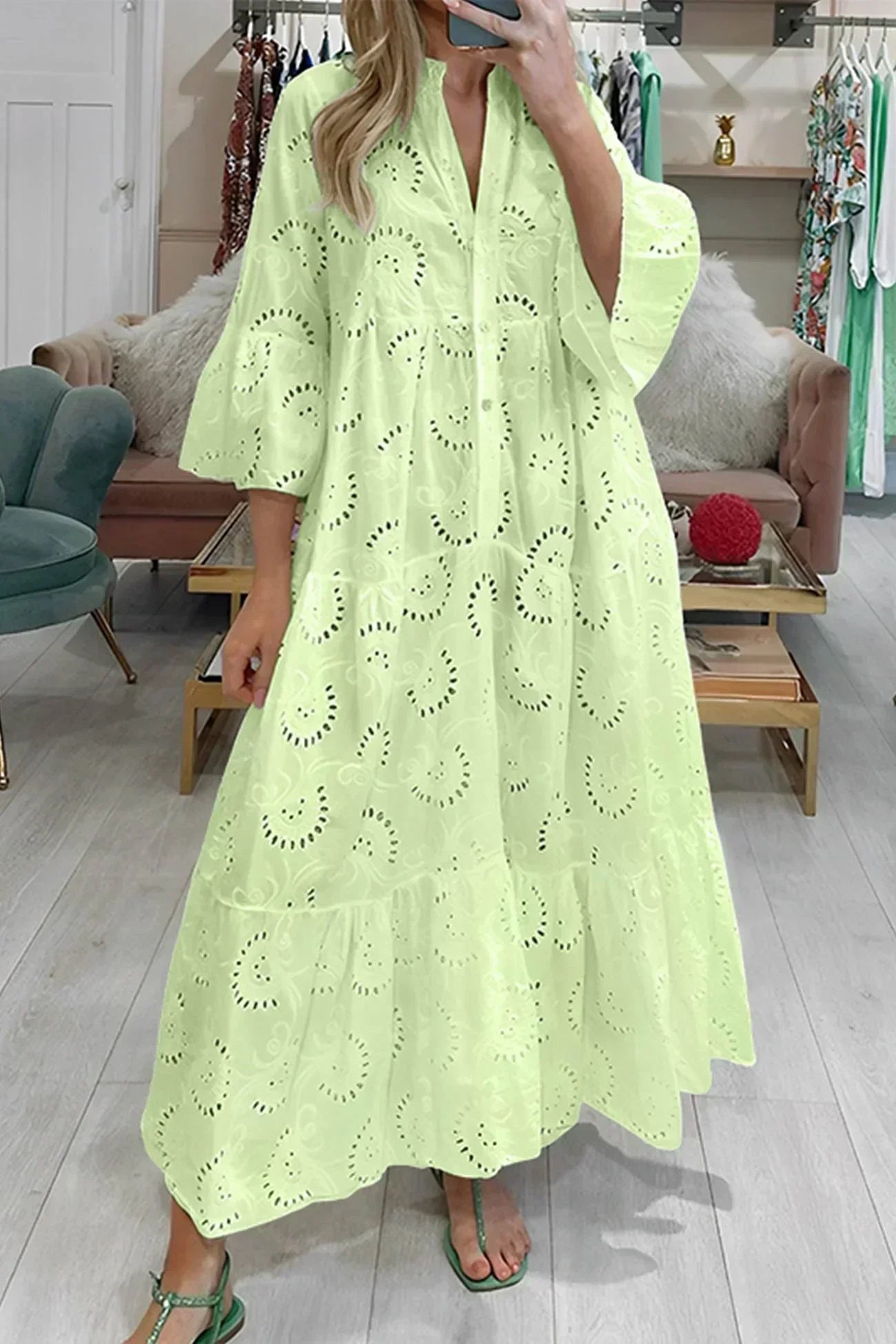 Isabelle | Largo Vestido con Bordado Inglés y Mangas Tres Cuartos
